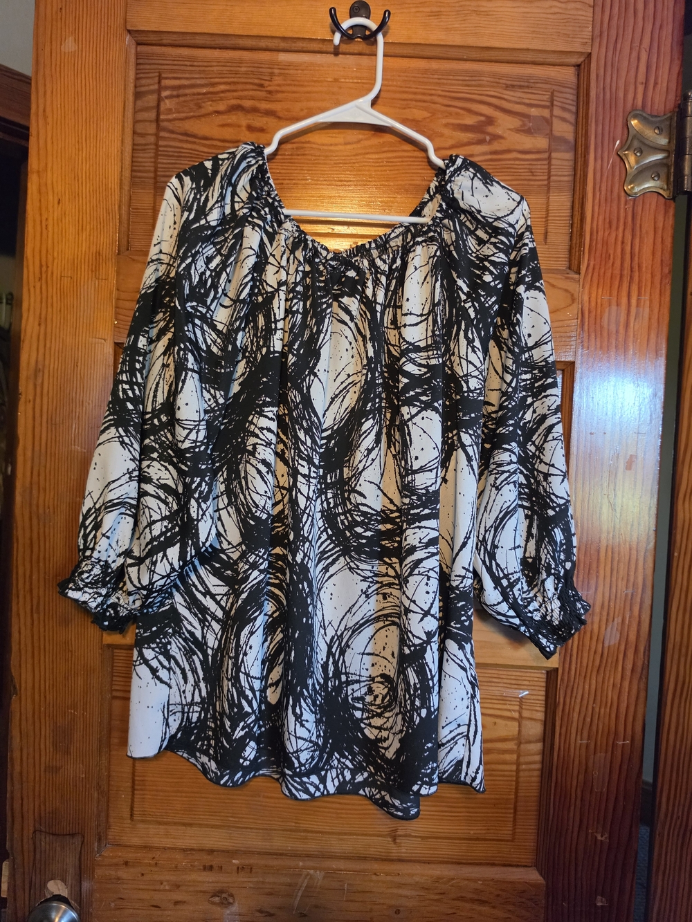 Susan Graver Black & White Swirl Peasant Blouse Round Neck Puff Sleeves Size 1X